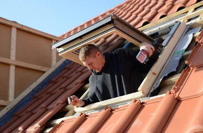 Pose de fenêtres de toit Velux à Comblanchien